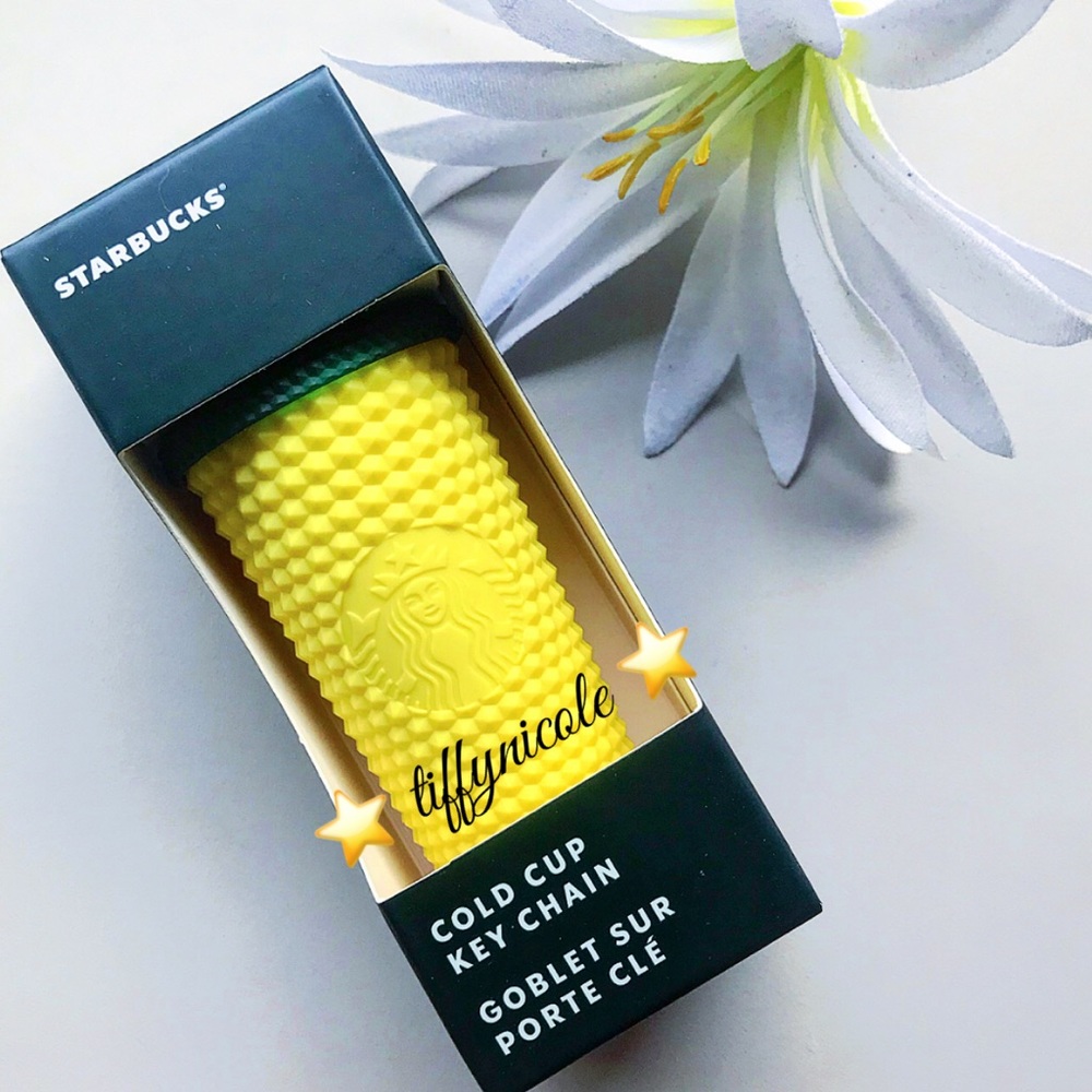 🍍Starbucks Hawaii Studded Keychain🍍